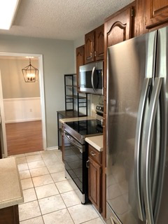 10 Parwood Ct - Photo 4 of 14