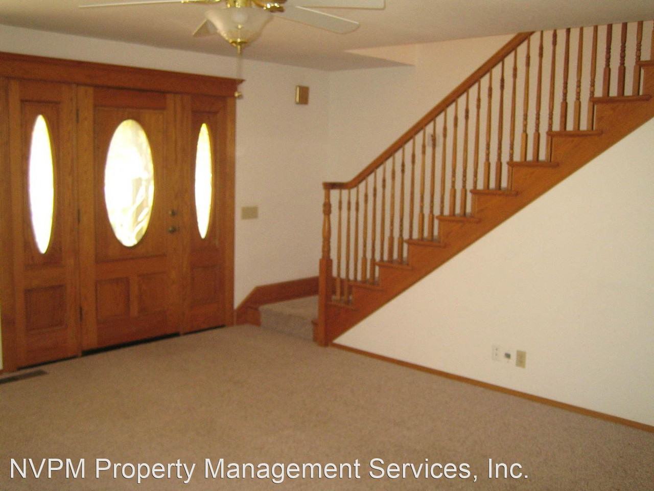 894 Liberty Ln - Photo 2 of 8