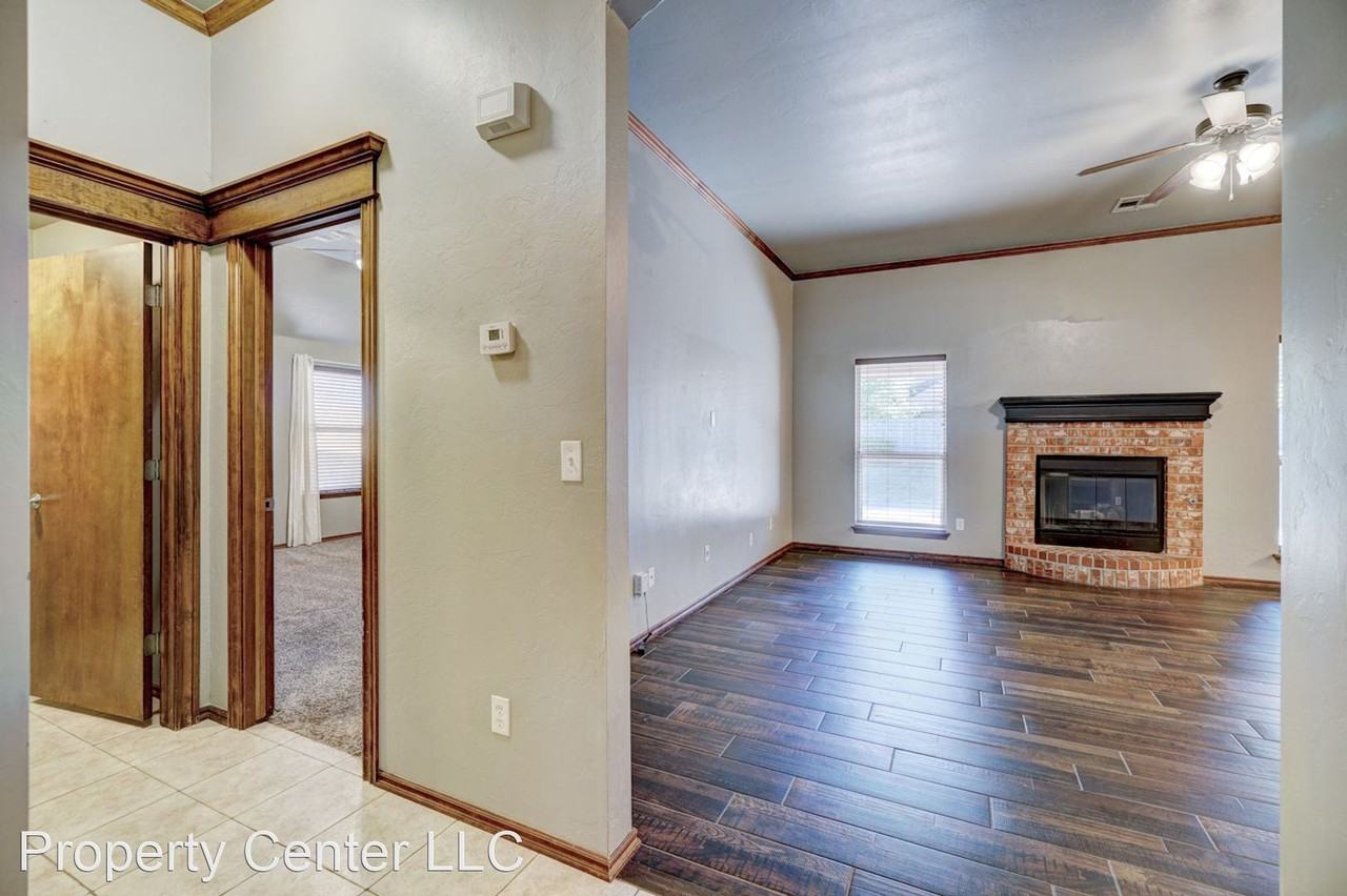 1748 1748 Birchfield Rd   OWNER MAINTENANCE - Photo 2 of 11