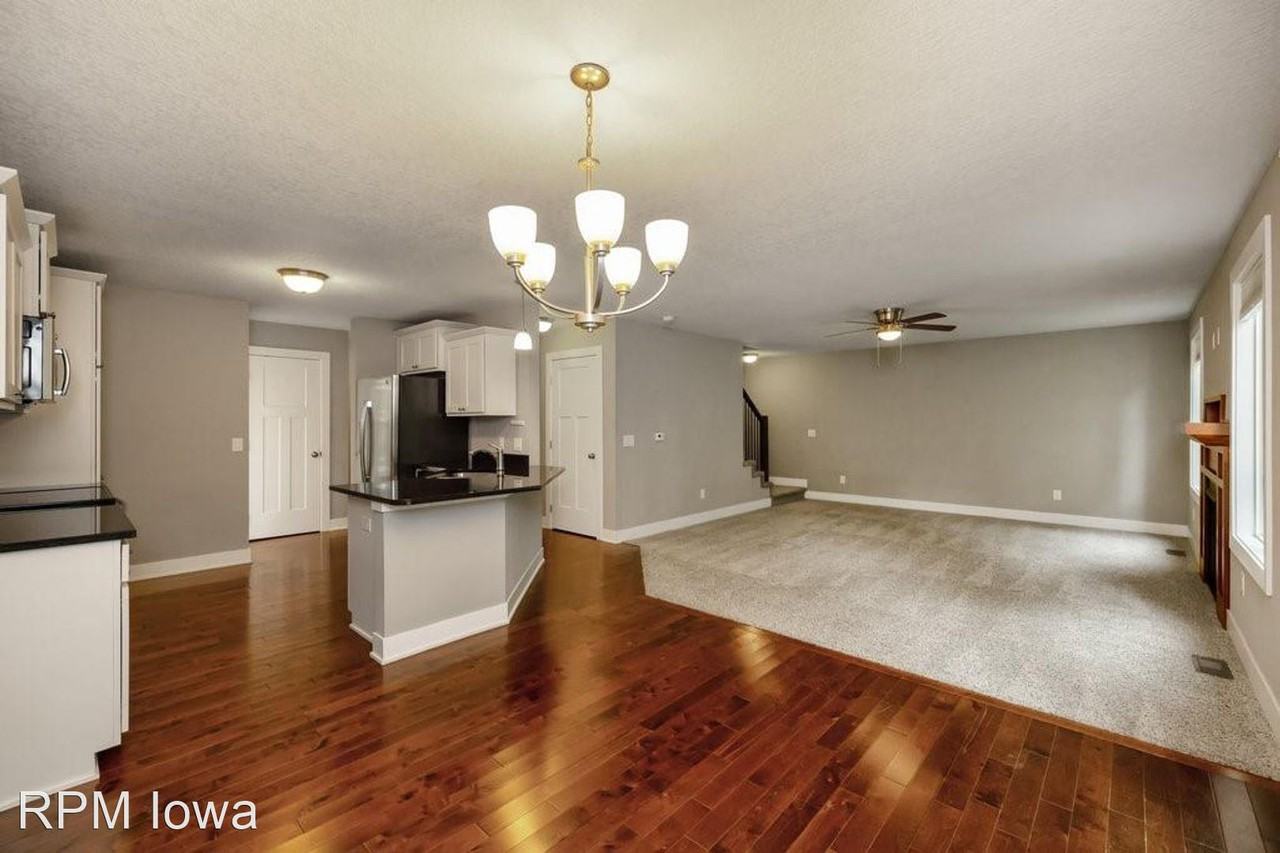 2715 54th St - Photo 3 of 17