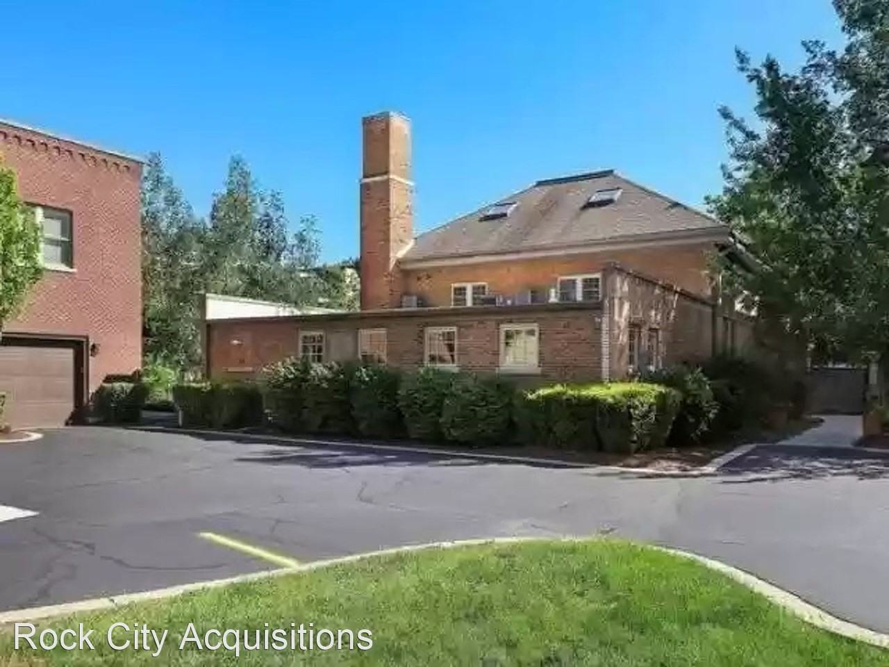 419 John St - Photo 2 of 13