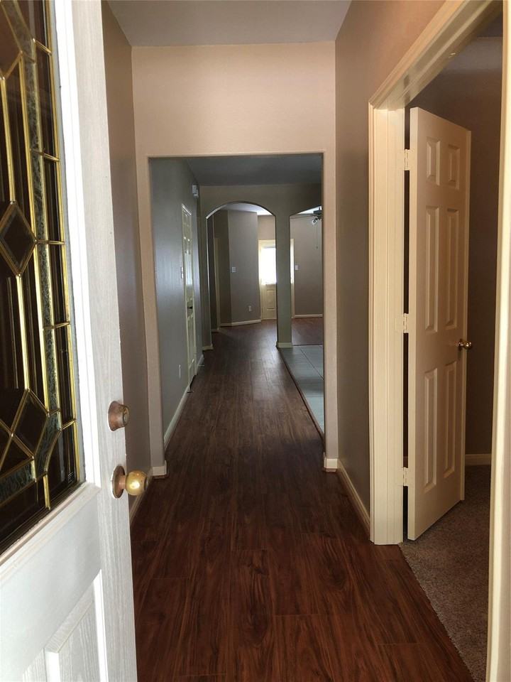21554 Falvel Lake Dr - Photo 3 of 8