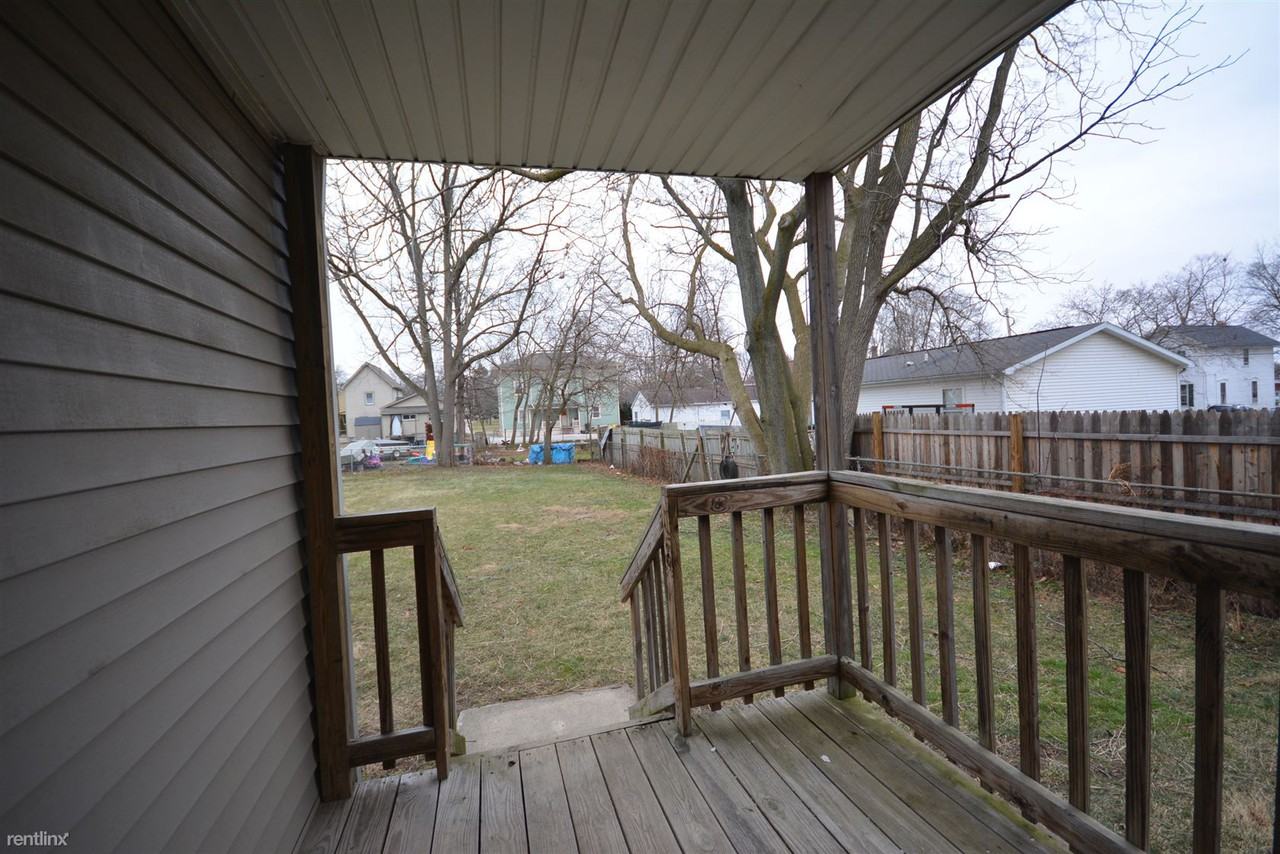 526 Toledo St - Photo 2 of 7