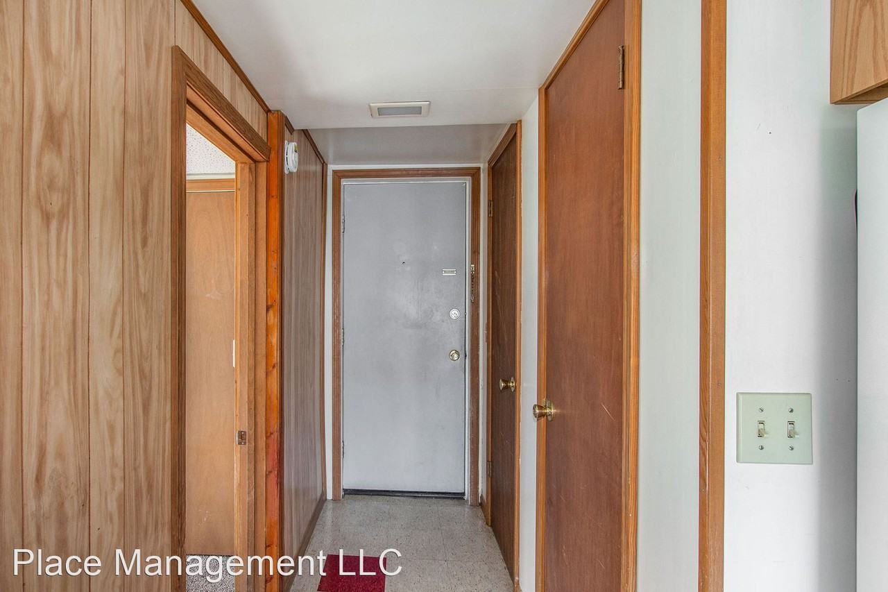 707 Maple St - Photo 3 of 16
