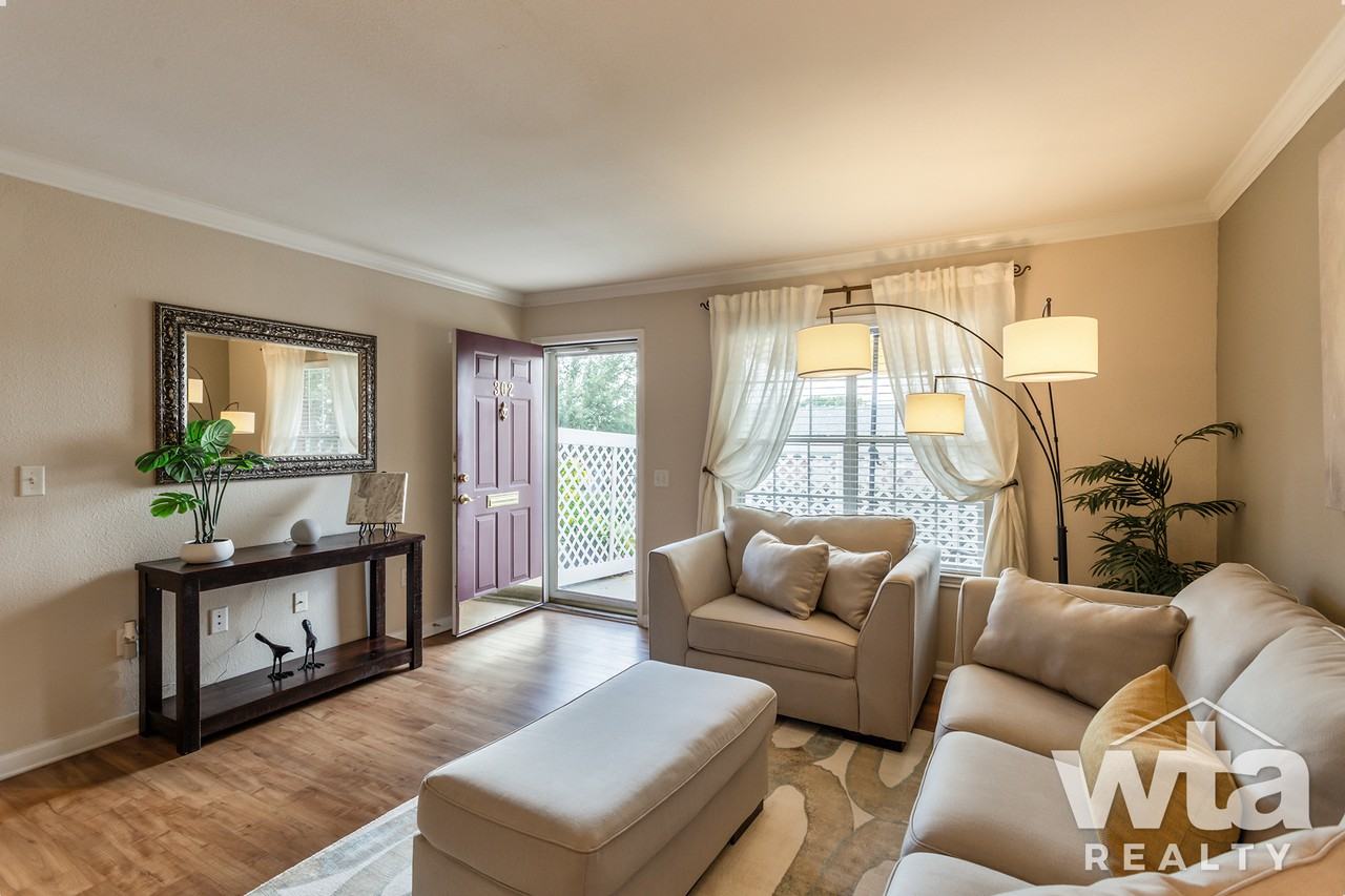 5903 BABCOCK RD - Photo 2 of 24