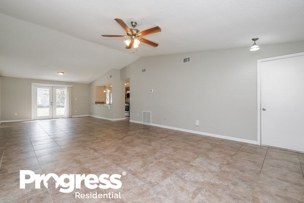 7516 Bramblewood Dr - Photo 3 of 16