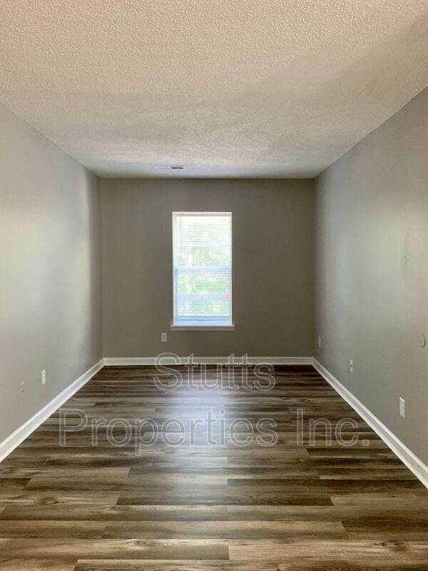 108 Watts Bar Street, Sheffield, AL 35660 - Photo 3 of 33