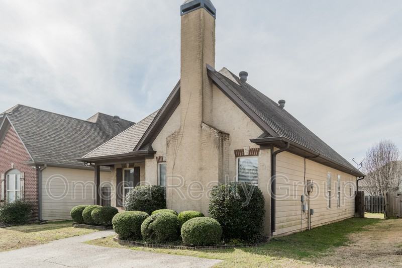 1099 Washington Dr - Photo 4 of 38