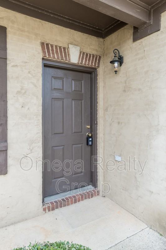 1099 Washington Dr - Photo 6 of 38