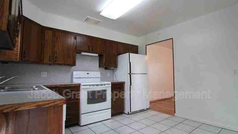 1517 Beverly Rd - Photo 4 of 13