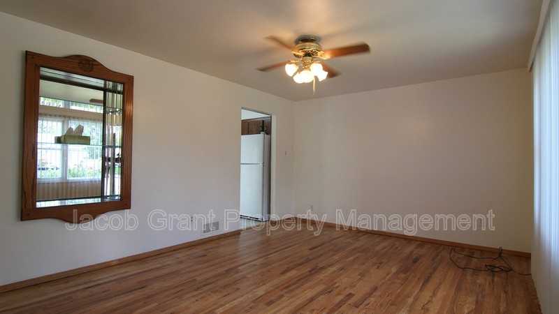 1517 Beverly Rd - Photo 5 of 13