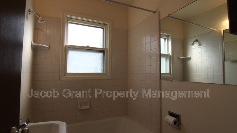1517 Beverly Rd - Photo 6 of 13