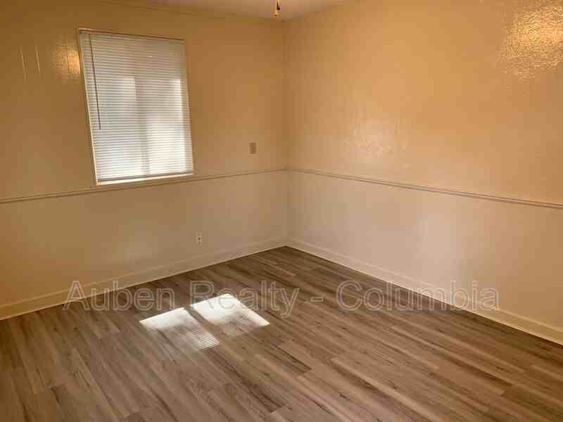 1614 Oak St - Photo 4 of 13