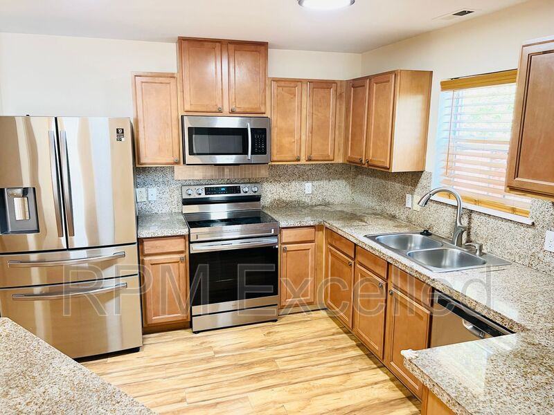 12648 Se 295th St - Photo 3 of 28