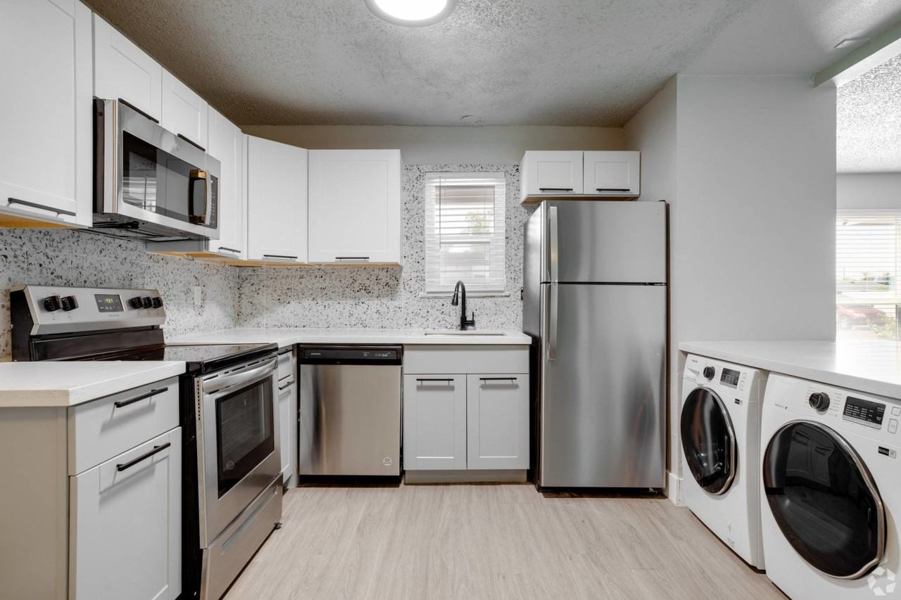 Residences of Central Phoenix Apartments 2020 W Glendale Ave, Phoenix, AZ 85021 Zumper