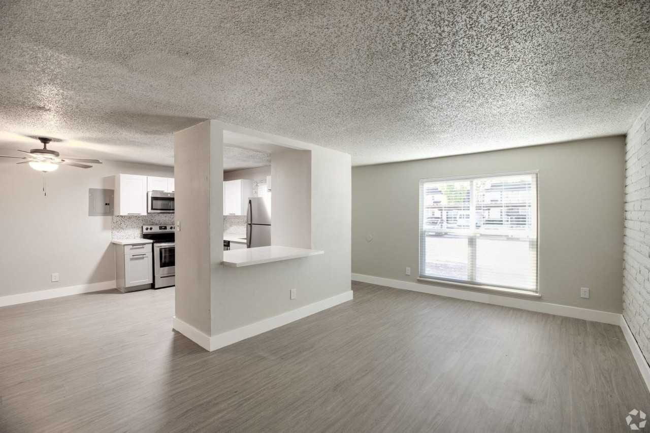 Residences of Central Phoenix Apartments 2020 W Glendale Ave, Phoenix