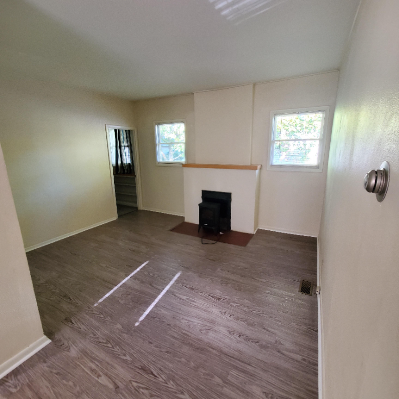 1001 E Jefferson St #1-2 - Photo 2 of 17
