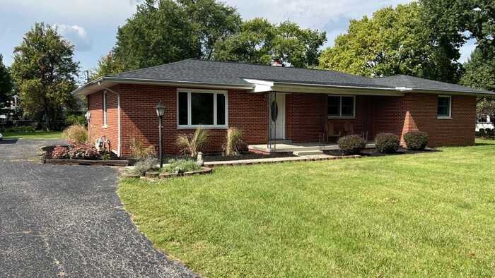 201 S Sunbury Rd Westerville Oh 43081-9305 - Photo 2 of 10