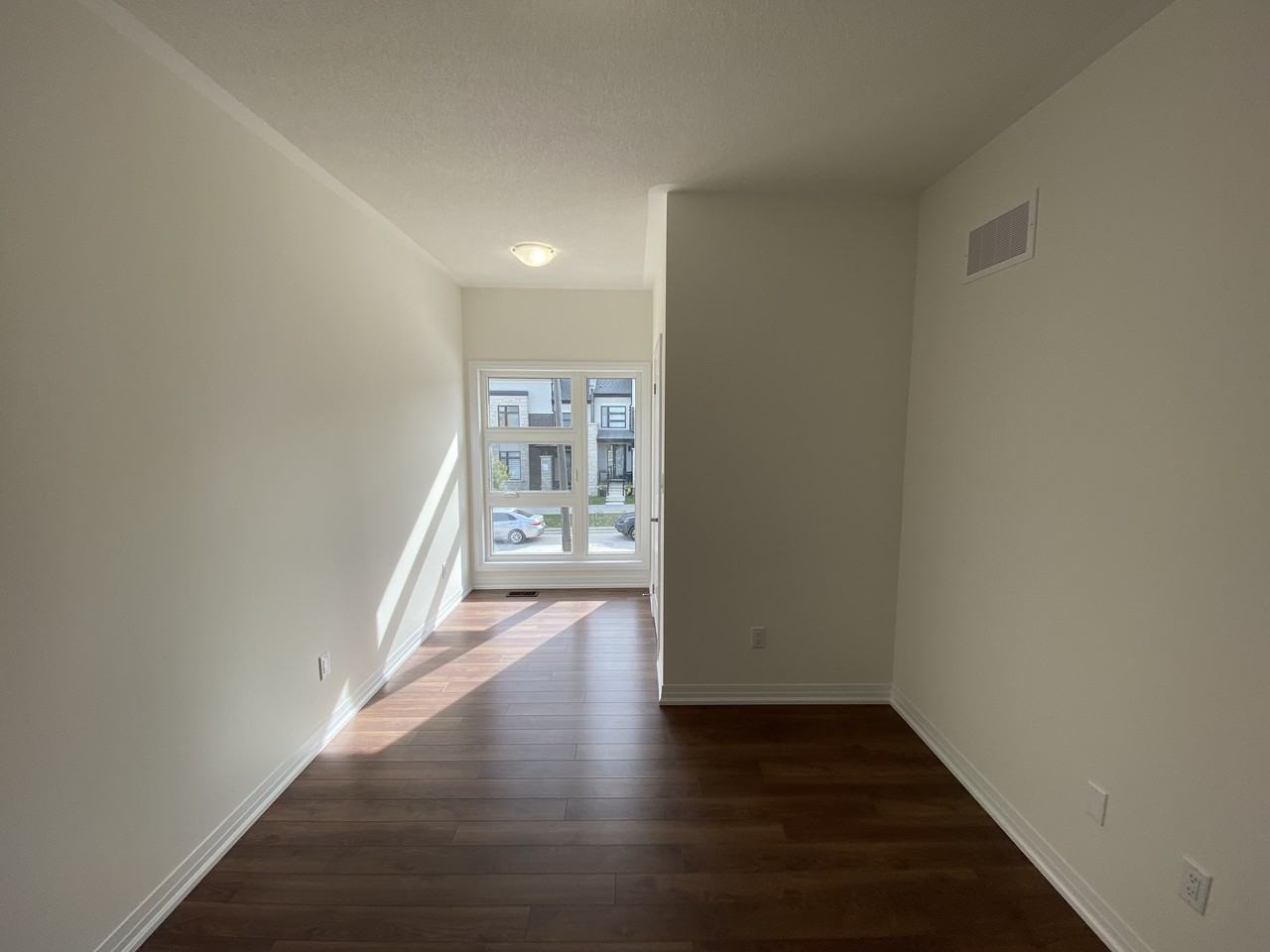 207 Coronation Road #Room - Photo 7 of 28