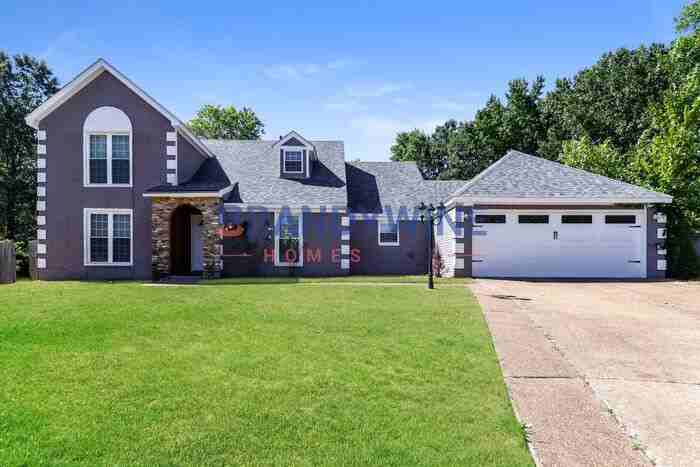 8606 Dena Cv W - Photo 2 of 19