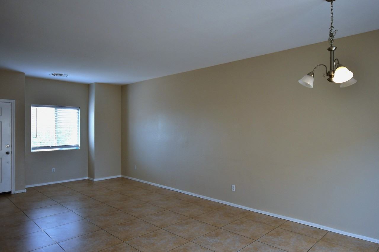 2300 E Magma Rd #27 - Photo 4 of 20