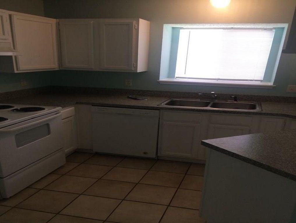 1338 Planters Rd #1 - Photo 3 of 10