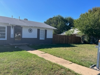 1216 Maple St - Photo 2 of 15