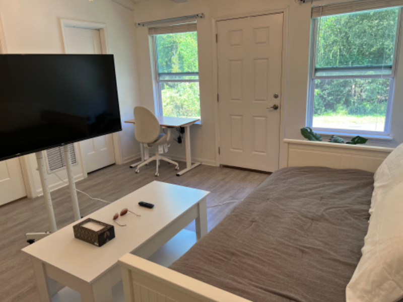 1015 Calhoun St #1A - Photo 6 of 15