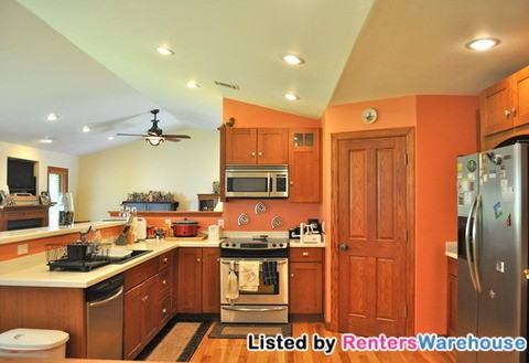 320 5th Ave NE - Photo 2 of 15