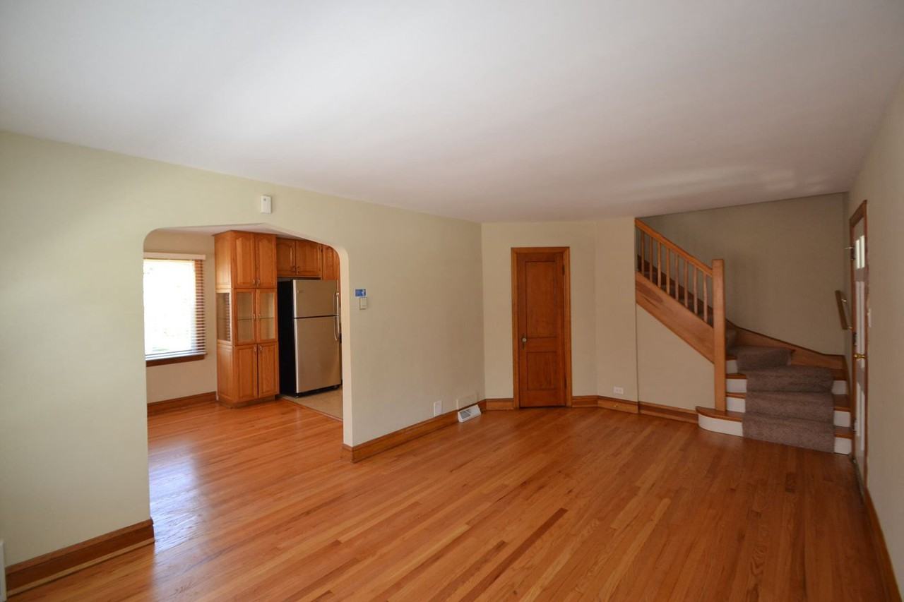 5624 S Natoma Ave - Photo 2 of 10