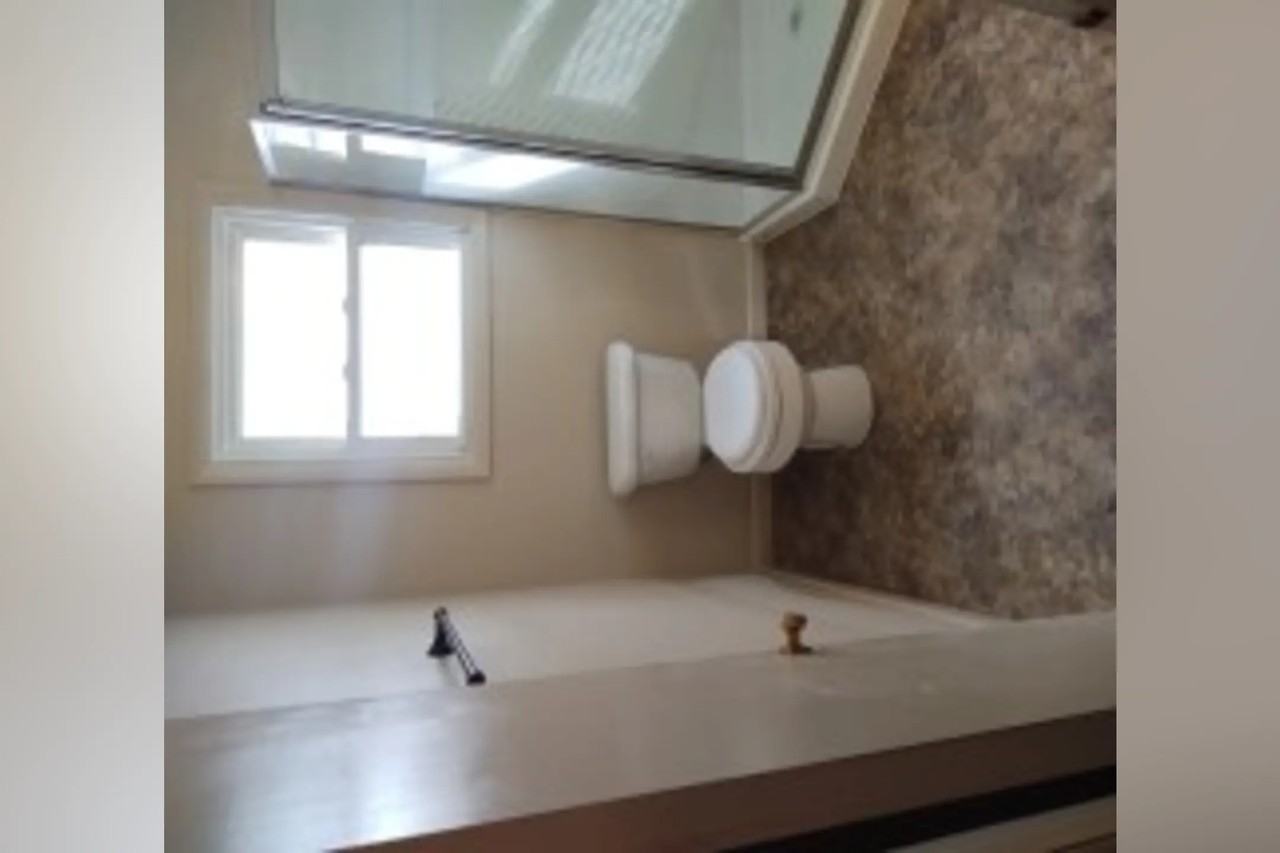 620 Thomas Ave - Photo 2 of 7