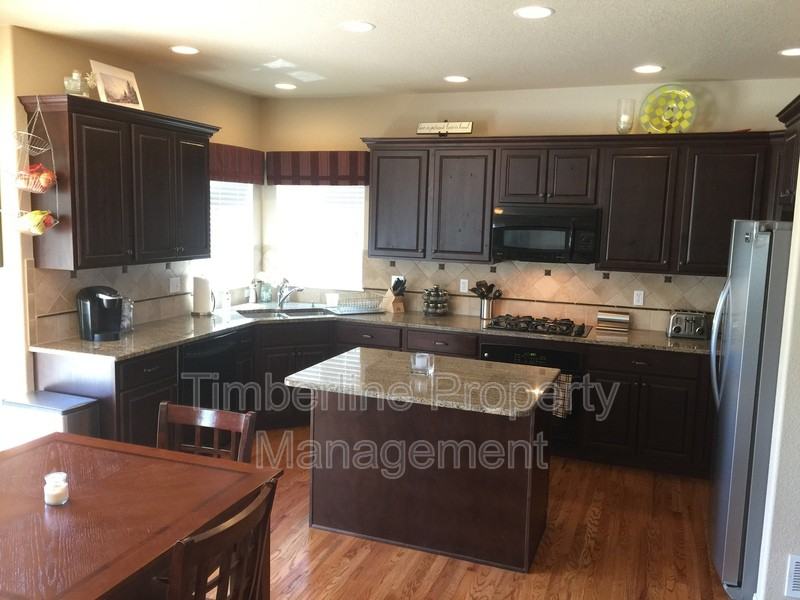 5751 Cisco Dr - Photo 4 of 31