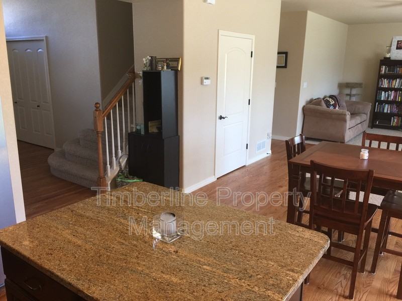 5751 Cisco Dr - Photo 7 of 31