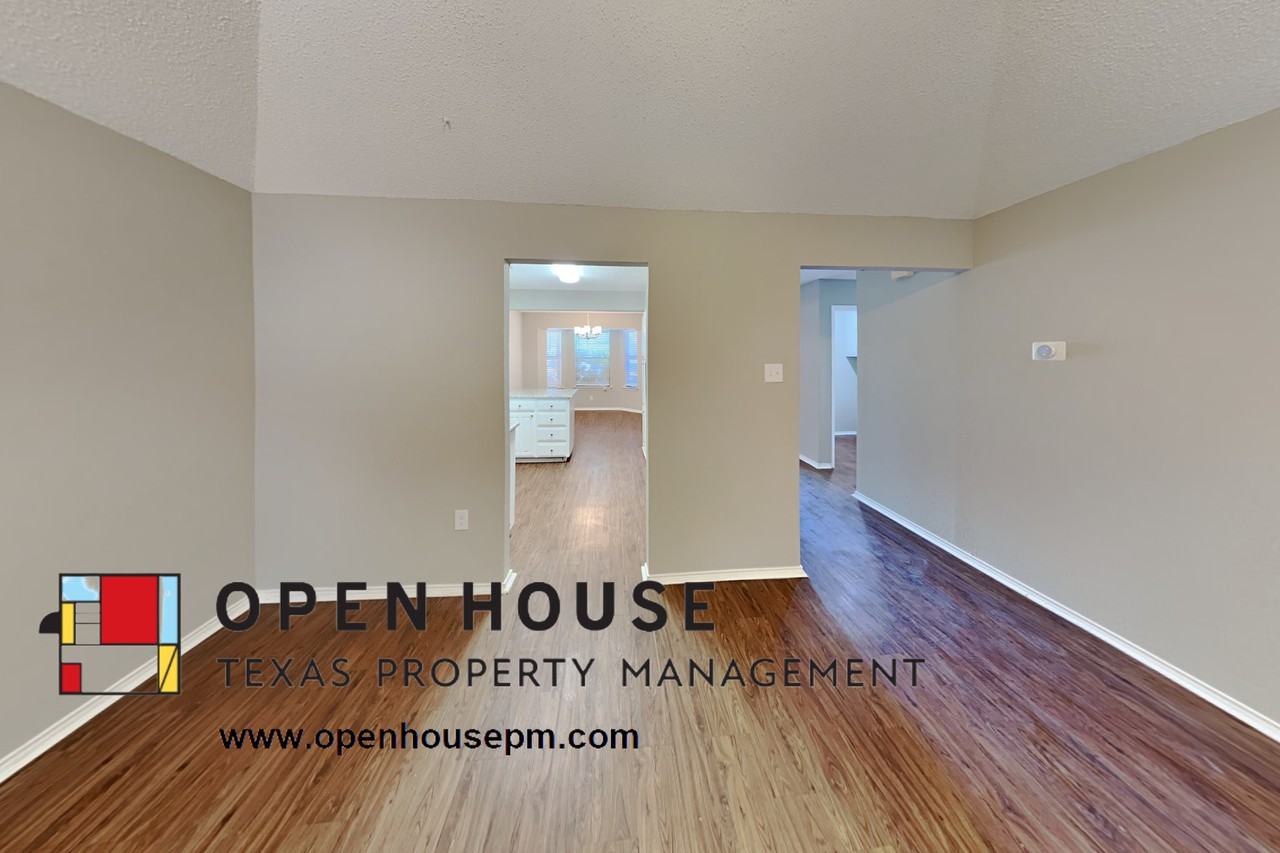 4109 Meadow Park Dr - Photo 3 of 17
