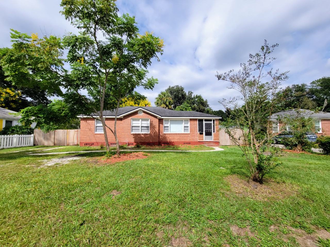 5709 Milmar Dr S - Photo 2 of 18