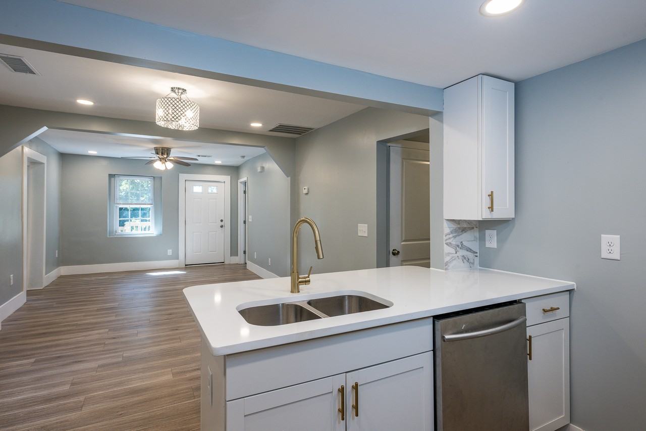 2227 Telhurst St Sw - Photo 4 of 21