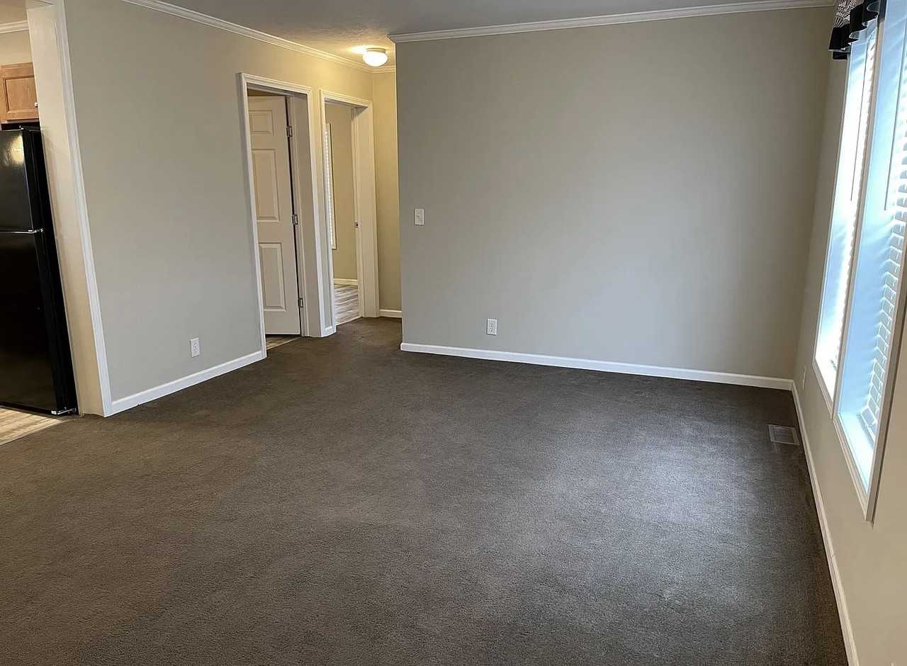 238 Monticello Dr - Photo 2 of 5