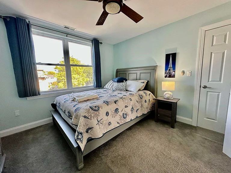 201 19th St S - Photo 2 of 25