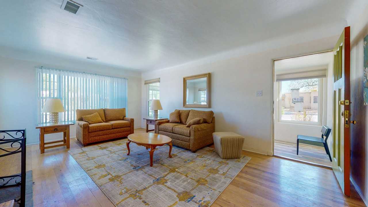4409 Ridgeley Ave Ne - Photo 3 of 36