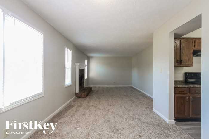 1653 Park Ridge Way - Photo 3 of 15