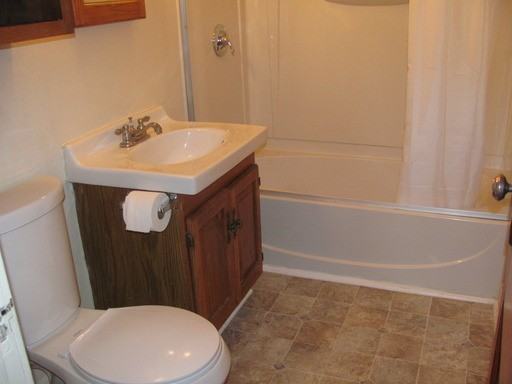 225 Columbia St - Photo 3 of 4