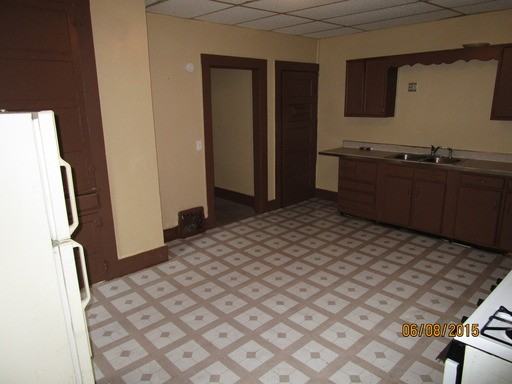 803 Poplar St - Photo 2 of 4