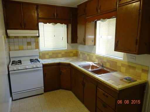 329 Rosedale Ave - Photo 3 of 8