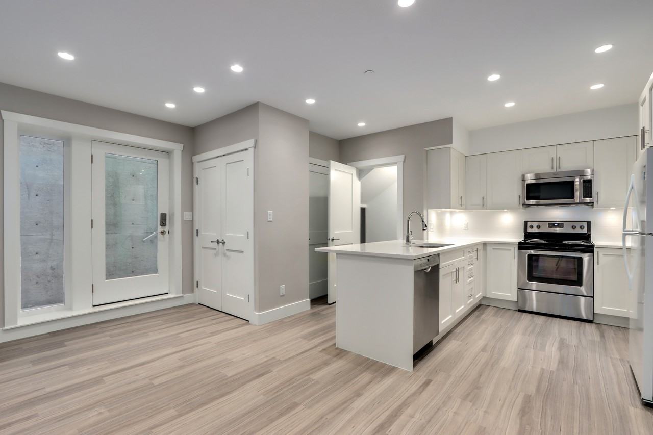 763 14th Street East - Photo 3 of 12