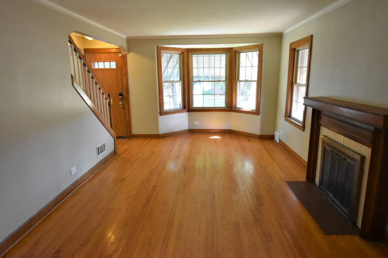 2234 Buckingham Ave - Photo 2 of 15