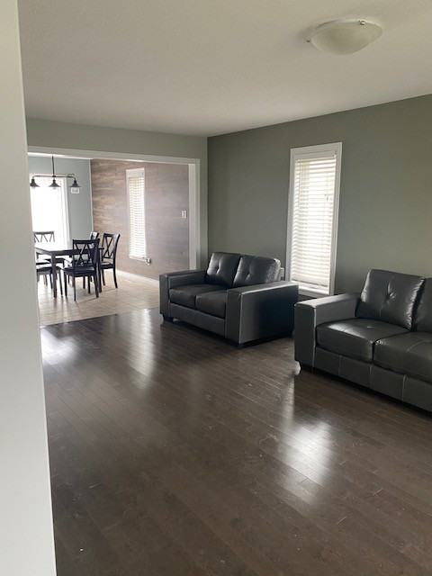 674 Victoria Road North - Photo 2 of 14