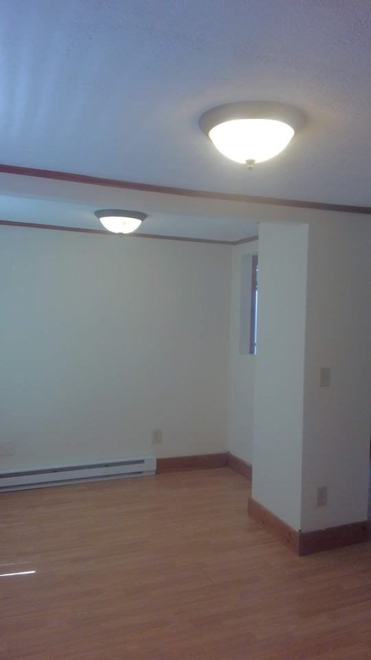 89 Orient St - Photo 3 of 11