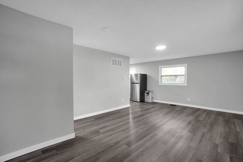 1032 Bucknell Rd - Photo 2 of 24