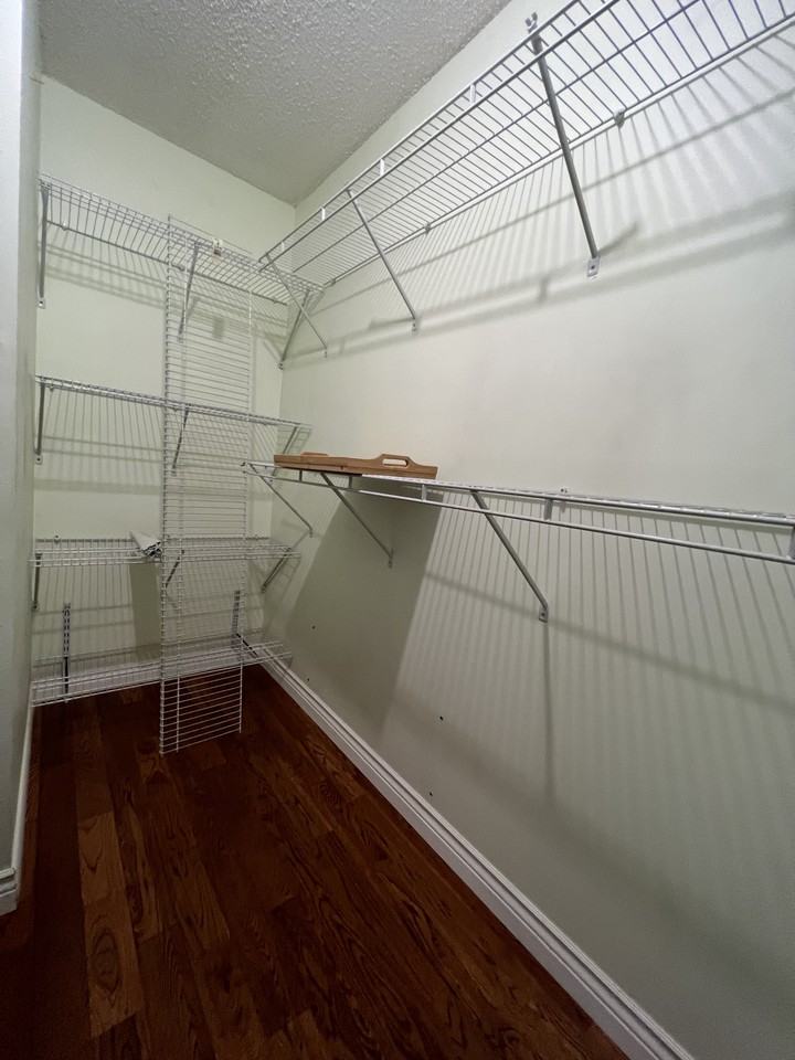 975 East Broadway #312 - Photo 5 of 11
