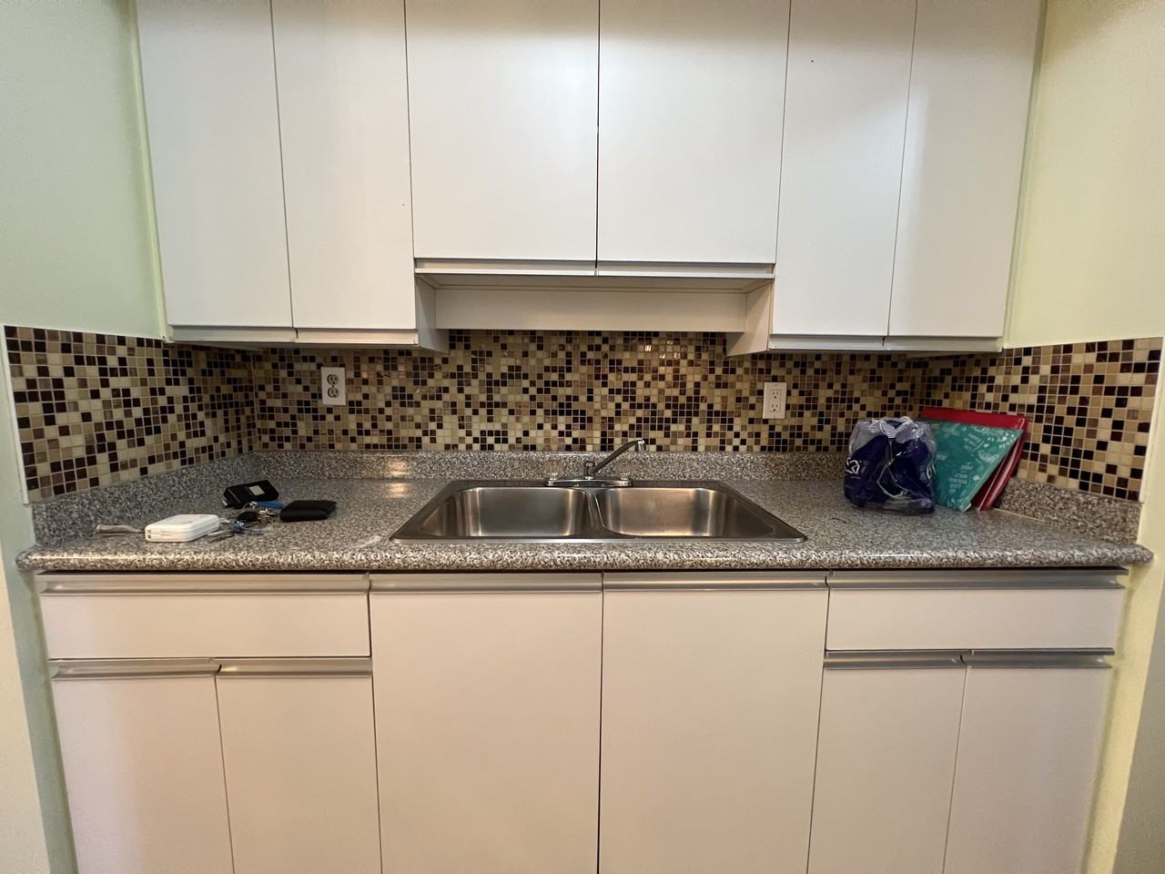 975 East Broadway #312 - Photo 7 of 11